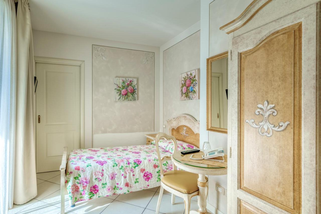 Villa Liberty Boario Terme Exterior foto